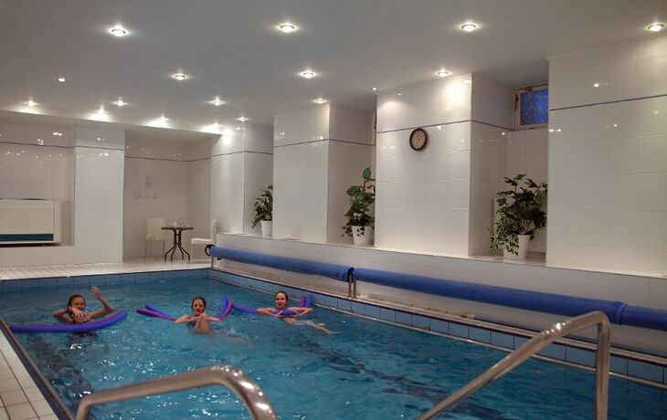 Schwimmbad, Hotel Maxim
